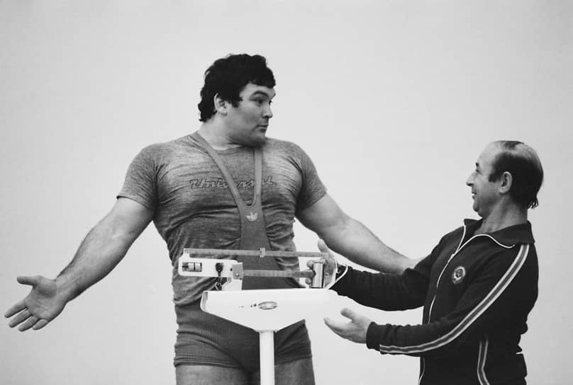 Салман Хасимиков и тренер Томас Барба в 1984 году