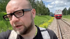 В Брянской области рабочие разбирают обломки поезда, на который рухнул мост