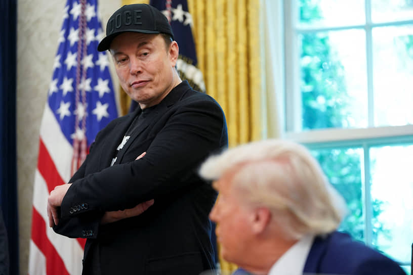 Илон Маск (слева) и президент США Дональд Трамп