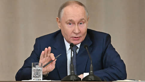 Путин: россияне должны использовать кириллицу, а не кашу из латиницы