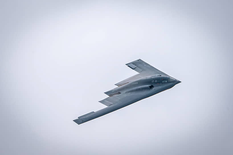 Стратегический бомбардировщик B-2 Spirit