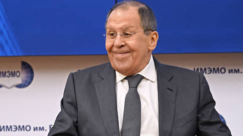 Лавров рассказал, что хотел бы отдыхать на озере Иссык-Куль вместо работы