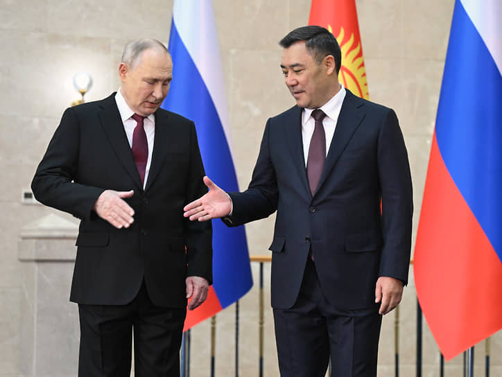 Президент России Владимир Путин и президент Киргизии Садыр Жапаров