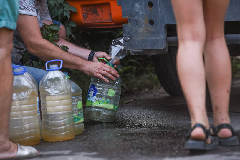 Пункт раздачи воды в Кировском районе Донецка