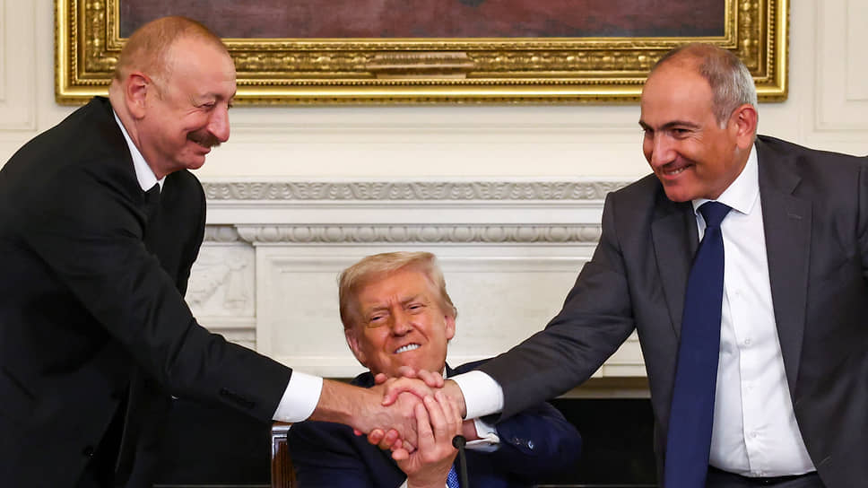 Президент Азербайджана Ильхам Алиев, президент США Дональд Трамп и премьер-министр Армении Никол Пашинян