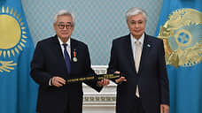 Президенту Казахстана Токаеву вручили черный пояс по тхэквондо