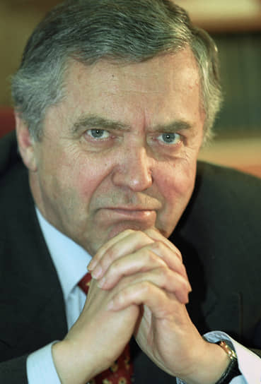 Анатолий Адамишин в 1998 году