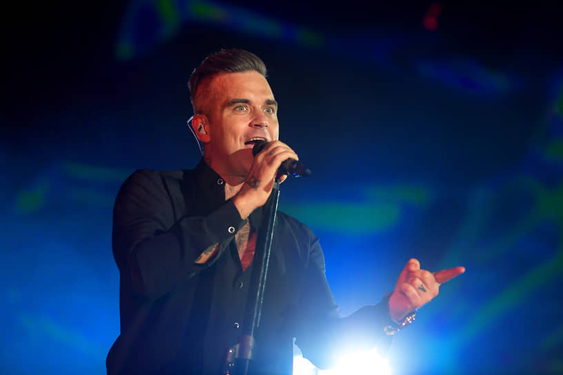 На Робби Уильямса подали в суд из-за песни «Angels»