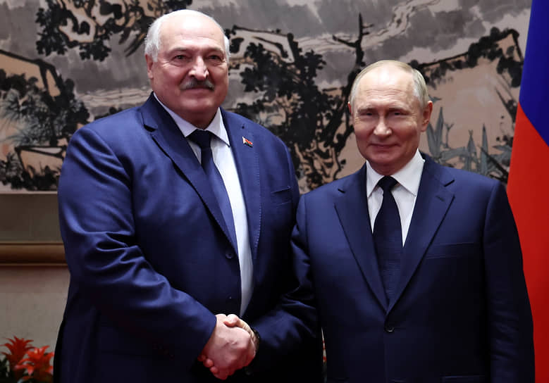 Президент Белоруссии Александр Лукашенко (слева) и президент России Владимир Путин