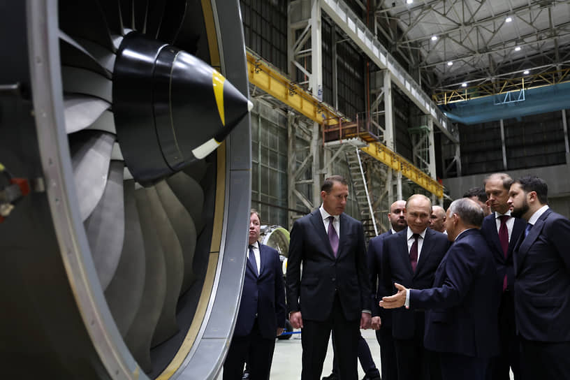 Владимир Путин на заводе «ОДК — Кузнецов» в Самаре