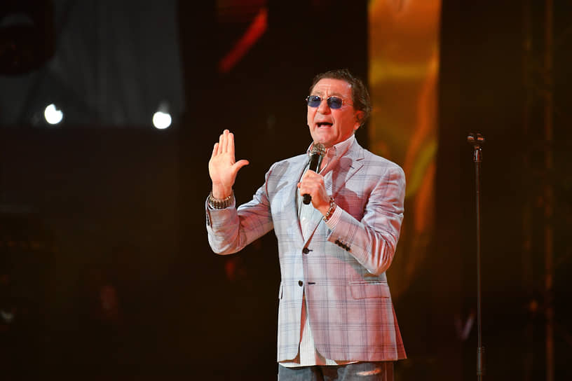 Путин наградил Лепса, Долину и Энтина орденами