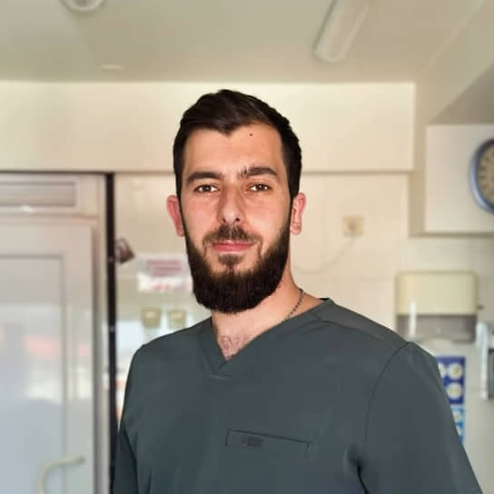 Врач Мгер Адамян