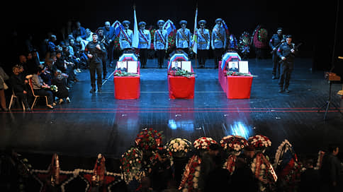 В Орле прошла церемония прощания с погибшими при взрыве росгвардейцами