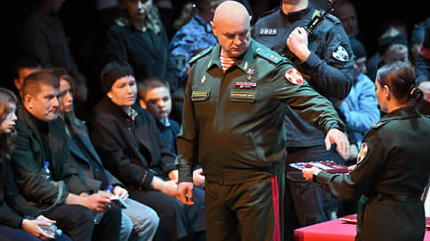 Погибших росгвардейцев посмертно наградили орденами мужества