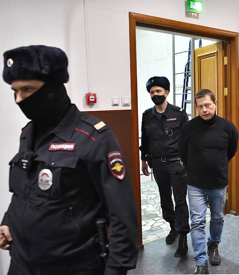 Александр Алеев в зале суда