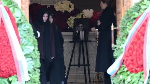 В Москве началась церемония прощания с режиссером Тиграном Кеосаяном