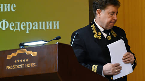 Экс-председателя Совета судей Момотова исключили из президентской комиссии