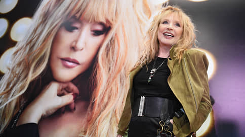 Суд отказался рассматривать иски к Пугачевой