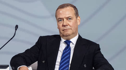 Медведев: отмена встречи Путина и Трампа позволяет РФ атаковать все нужные цели