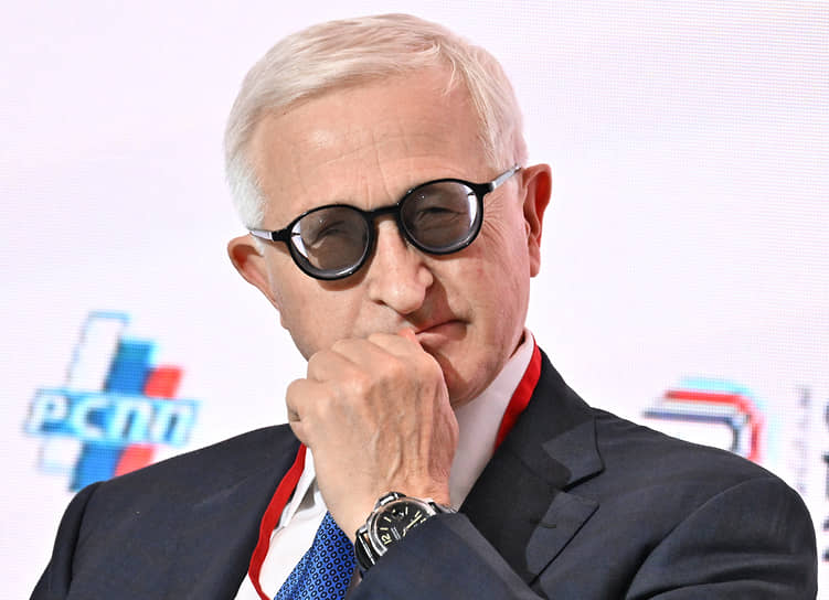 Александр Шохин