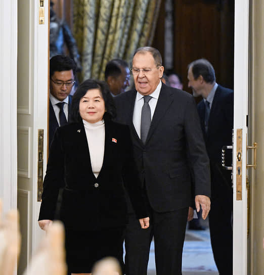 Цой Сон Хи и Сергей Лавров