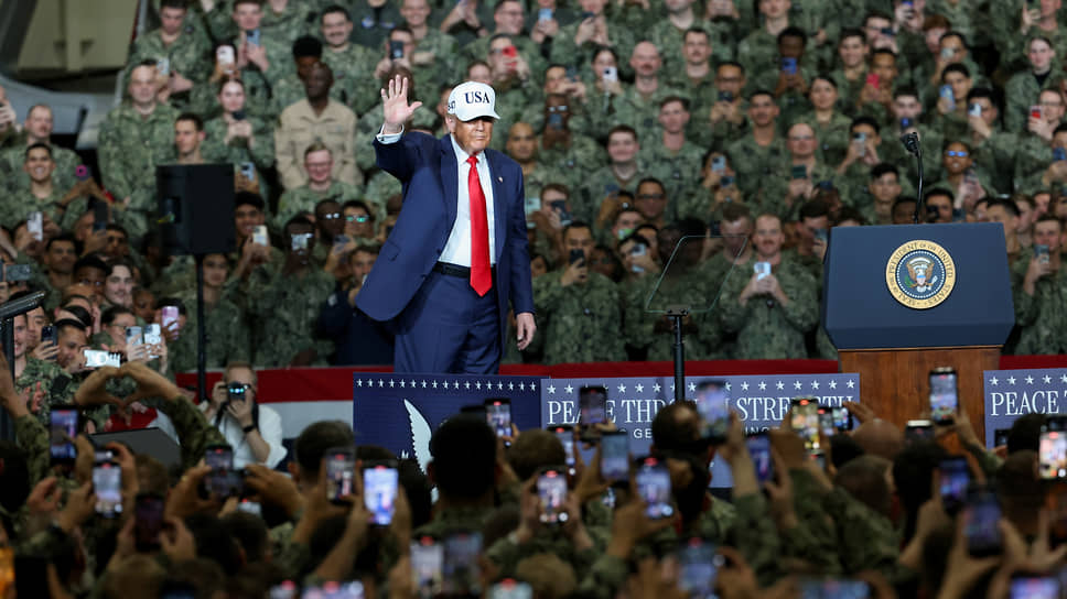 Трамп станцевал перед американскими моряками под песню Y.M.C.A.