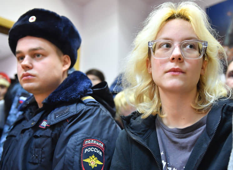 Певица Диана Логинова (Наоко) в суде Санкт-Петербурга