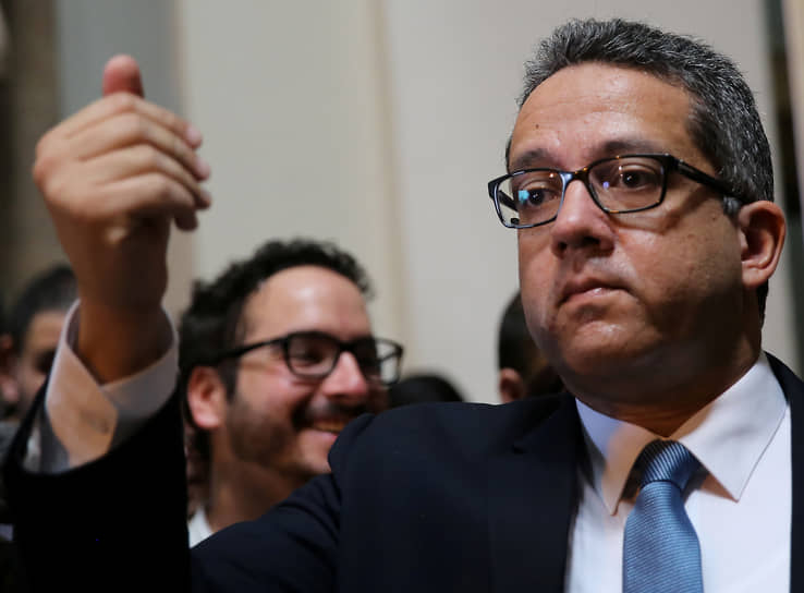 Бывший министр по делам туризма Египта и профессор египтологии Халед аль-Анани (справа)