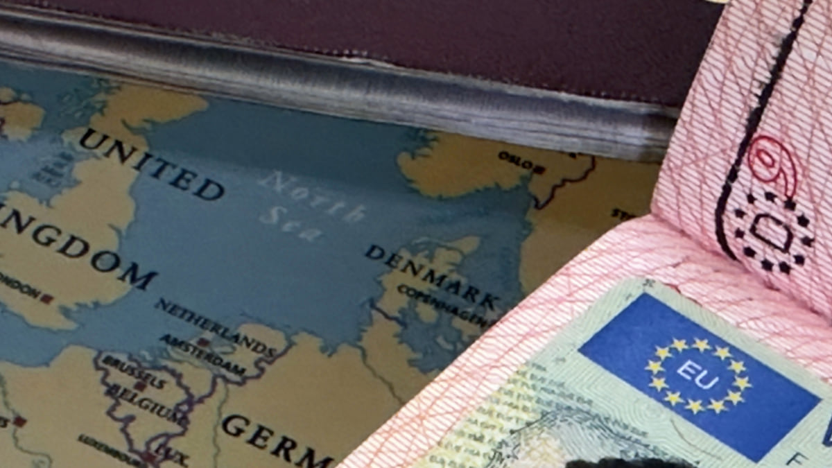 Еврокомиссия запретила выдачу мультивиз россиянам