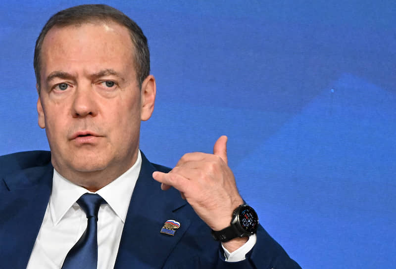 Дмитрий Медведев