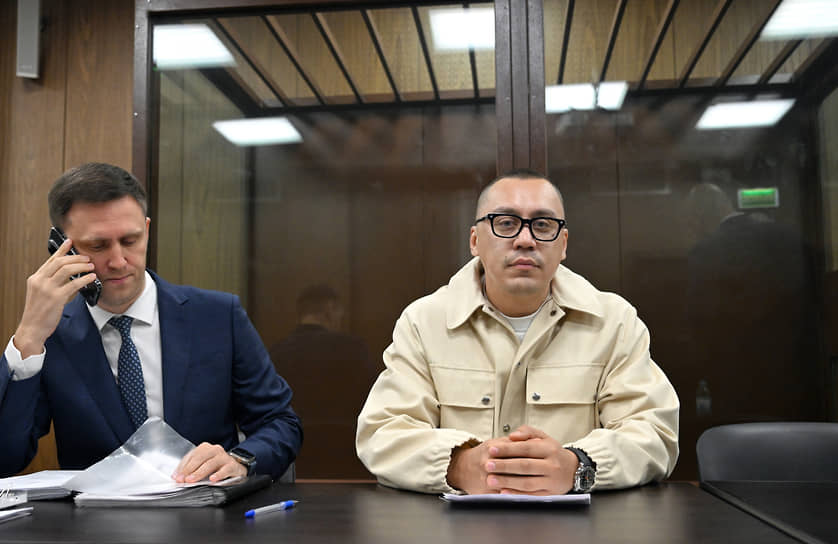 Блогер и предприниматель Дмитрий Портнягин (справа)