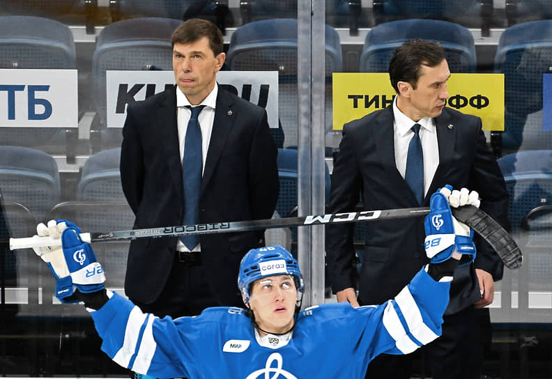 Алексей Кудашов (слева)