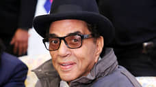 Умер исполнитель главной роли в фильме «Зита и Гита» Дхармендра