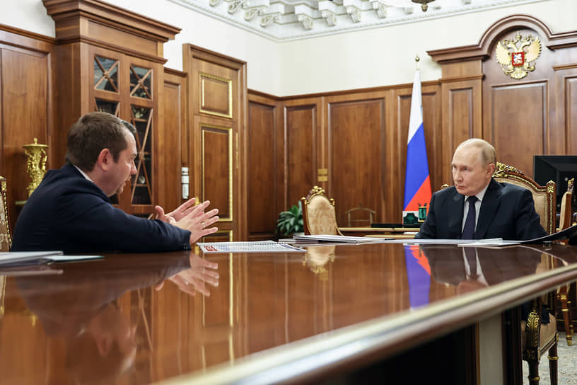 Губернатор Мурманской области Андрей Чибис (слева) и президент России Владимир Путин