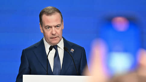 Медведев провел совещание с МО о комплектовании ВС РФ контрактниками в 2026 году