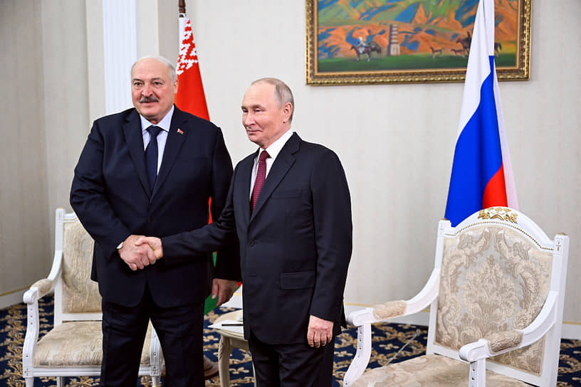 Президент Белоруссии Александр Лукашенко (слева) и президент России Владимир Путин