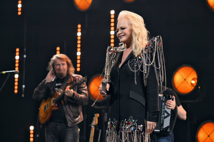 Лариса Долина