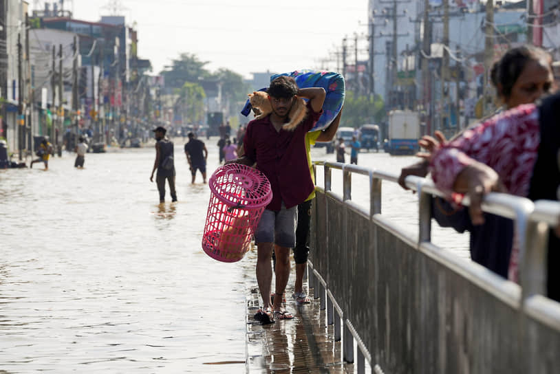 Последствия наводнений на Шри-Ланке