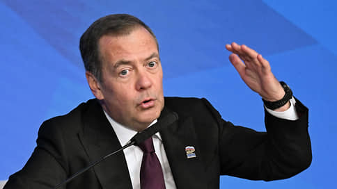 Медведев анонсировал появление в России передвижных аптек