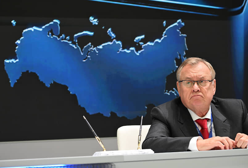 Андрей Костин