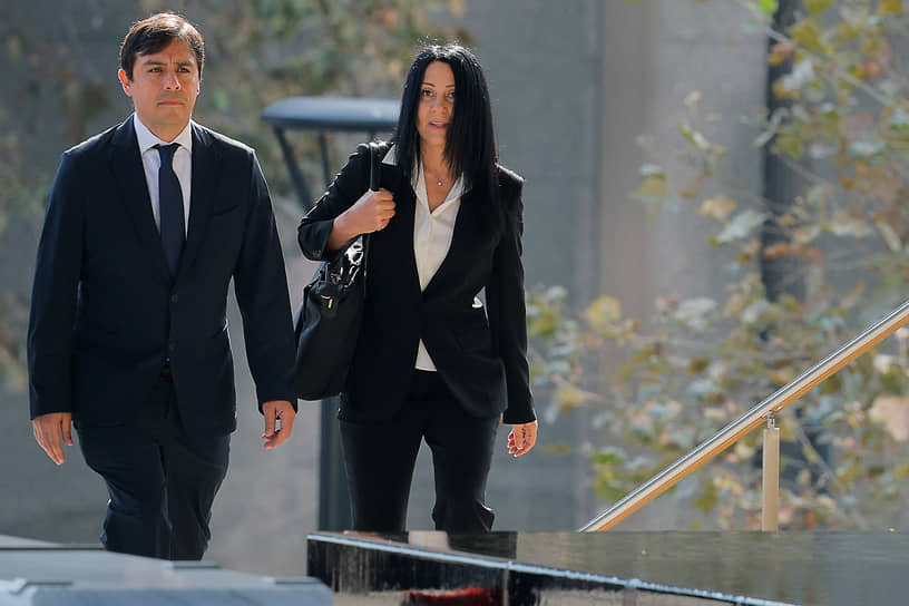 Доктор Сальвадор Пласенсия прибывает в суд