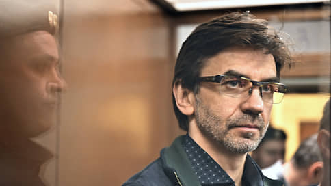 Экс-министру Абызову продлили срок содержания под стражей