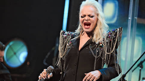 Лариса Долина выйдет с обращением после скандала с продажей квартиры