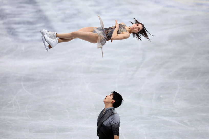 Японские фигуристы Рику Миура и Рюити Кихара