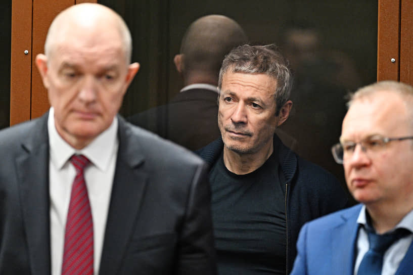 Председатель совета директоров ООО «Группа компаний «Русагро» Вадим Мошкович (в центре)