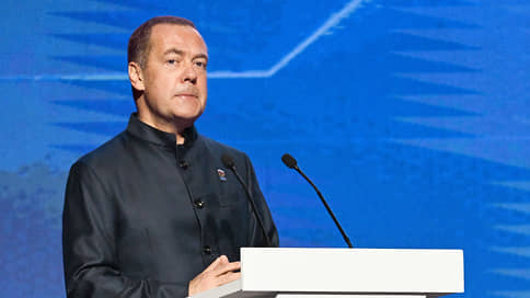 Медведев: за год в ВС РФ прибыло более 400 тыс. контрактников и 34 тыс. добровольцев