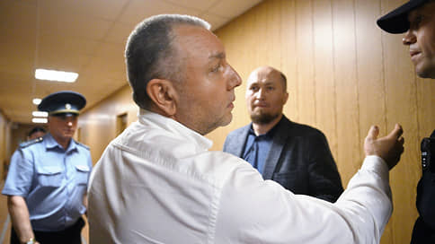 Обвиняемый во взятках экс-сотрудник ФСБ Фролов вместо суда уехал в Дубай