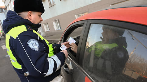 МВД приравняет электронные водительские права и СТС к бумажным