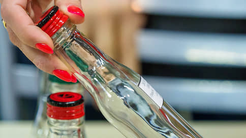 Минфин повысил на 60 рублей минимальную цену за бутылку водки