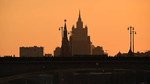 МИД России напомнил США о мирном статусе захваченного танкера Маринера